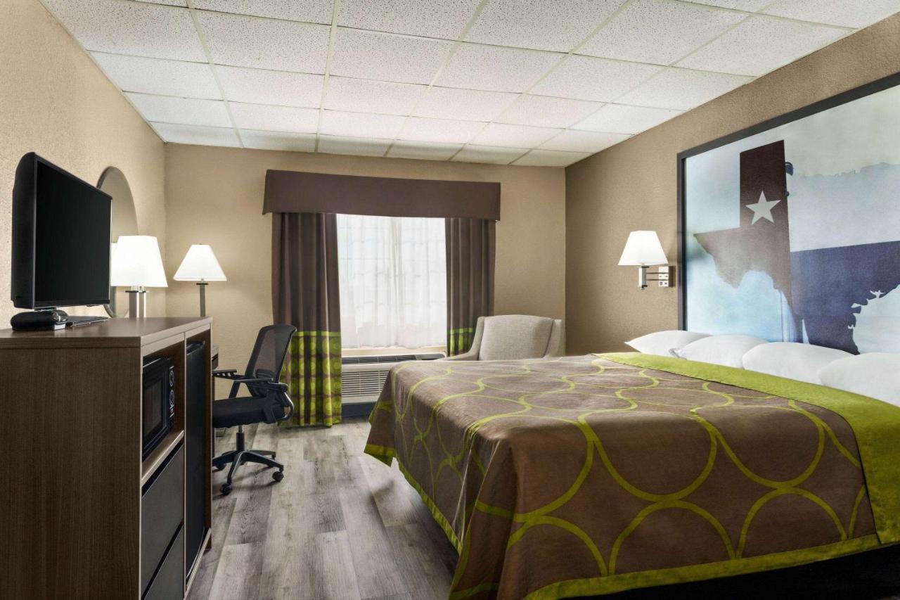 Super 8 By Wyndham Gainesville Tx Esterno foto