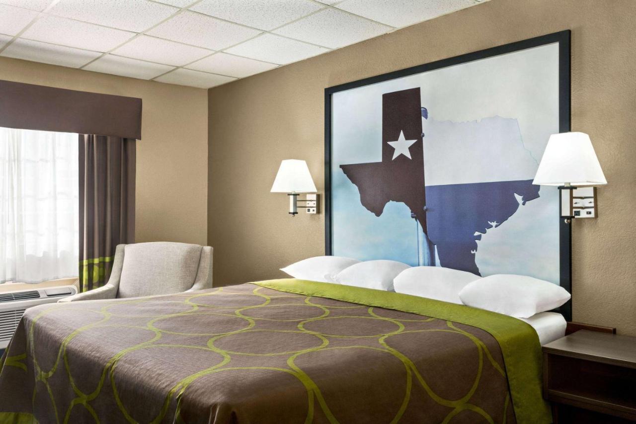 Super 8 By Wyndham Gainesville Tx Esterno foto