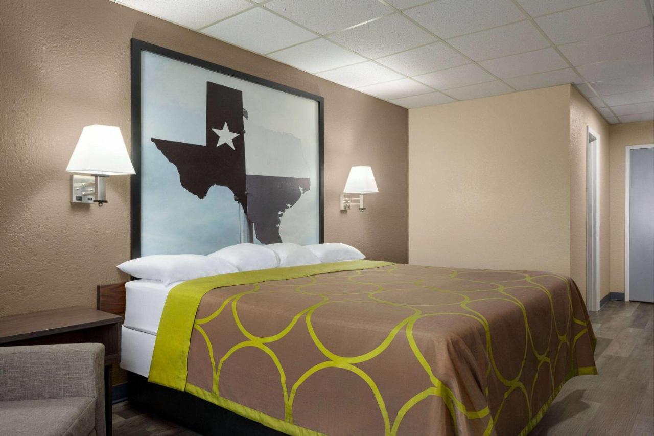 Super 8 By Wyndham Gainesville Tx Esterno foto